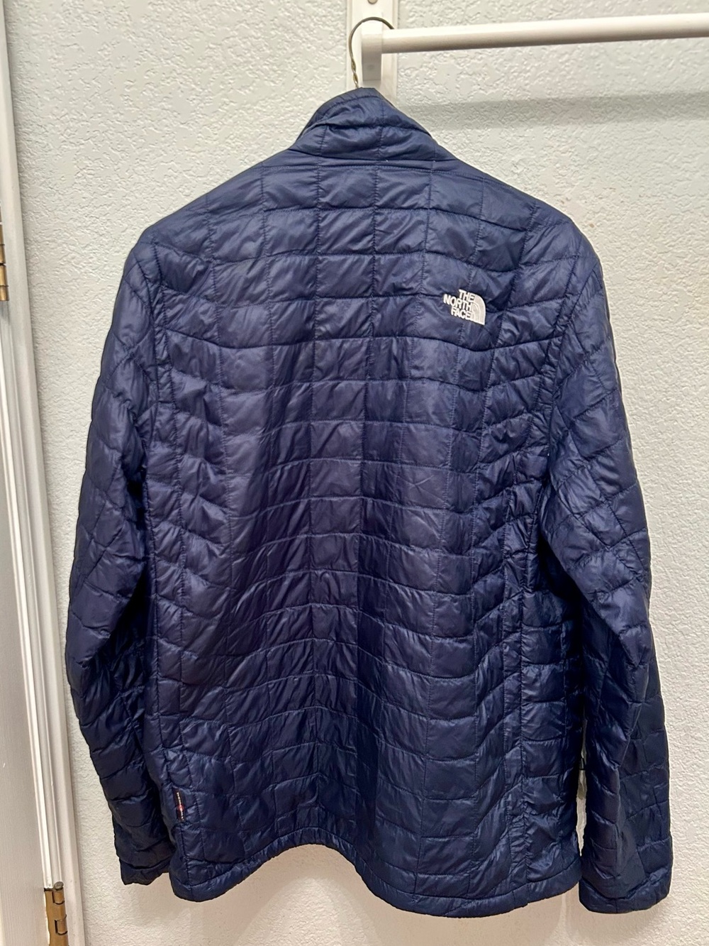 The North Face Men's Navy Quilted Packable Puffer Jacket - Picture 12 of 12